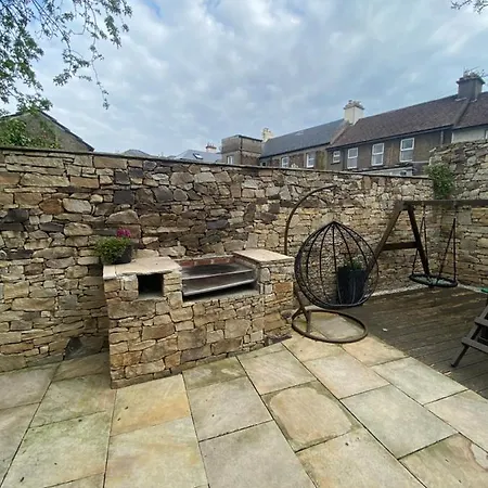 Town Villa With Charming Garden, Bbq Area & Sleeps 6 Cashel  Exterior foto