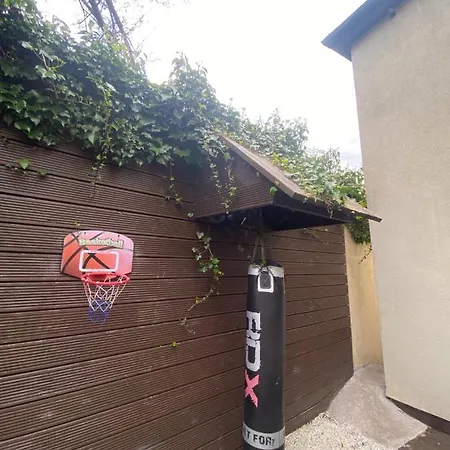 Town Villa With Charming Garden, Bbq Area & Sleeps 6 Cashel  Exterior foto
