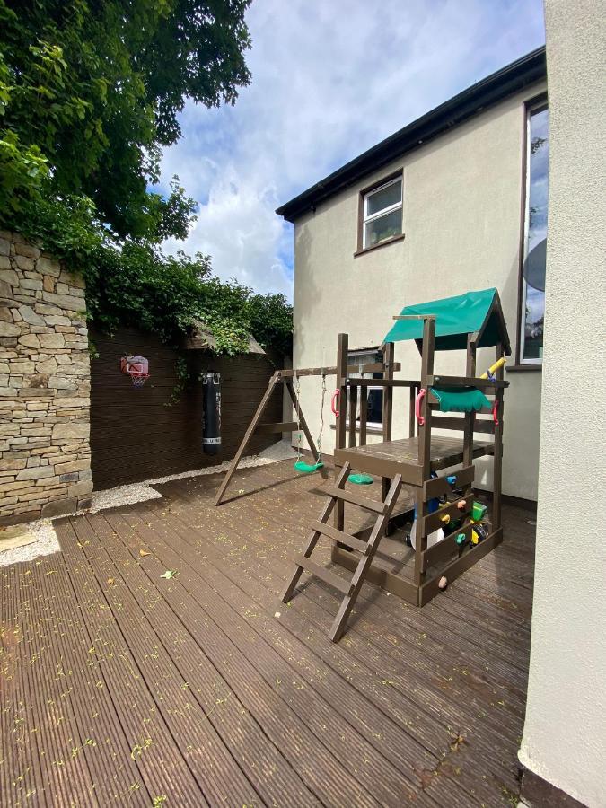 Town With Charming Garden, Bbq Area & Sleeps 6 Cashel (Tipperary)